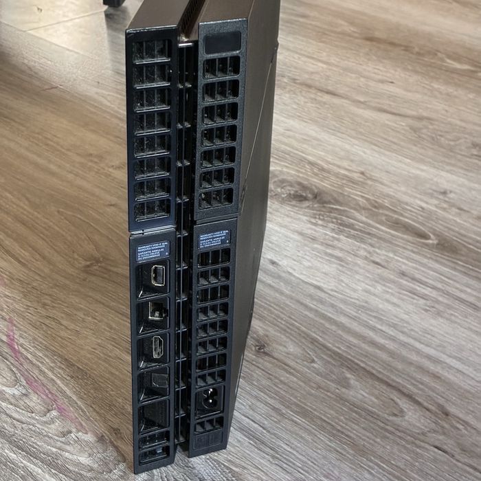 Playstation 4  slim