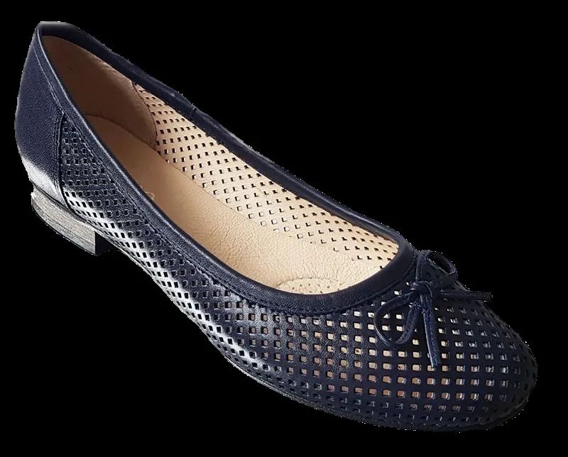 BnW Skórzane granatowe balerinki o tęgości H