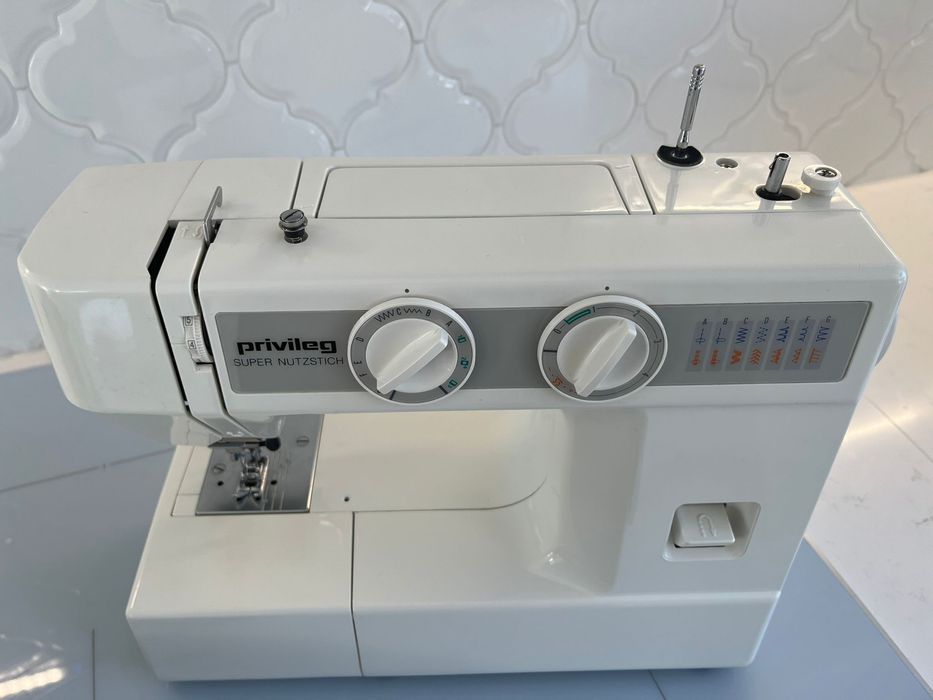 Mocna solidna privileg maszyna do szycia