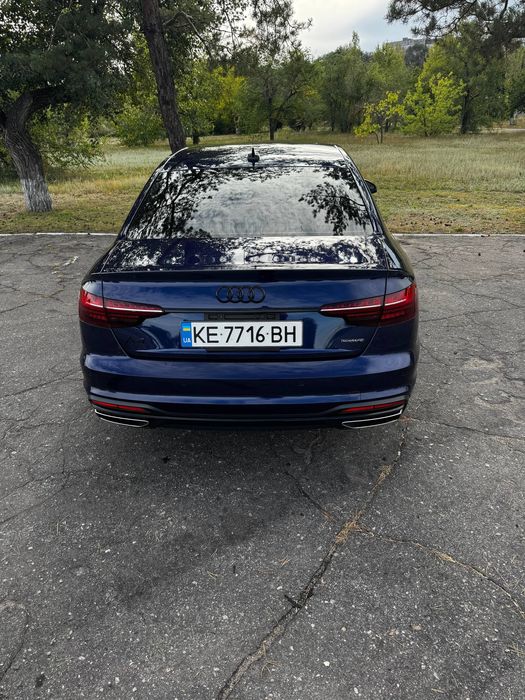 Ауди а4 2021.  B9/8W (FL)  •  45 TFSI Tiptronic (265 к.с.) MHEV Quattro