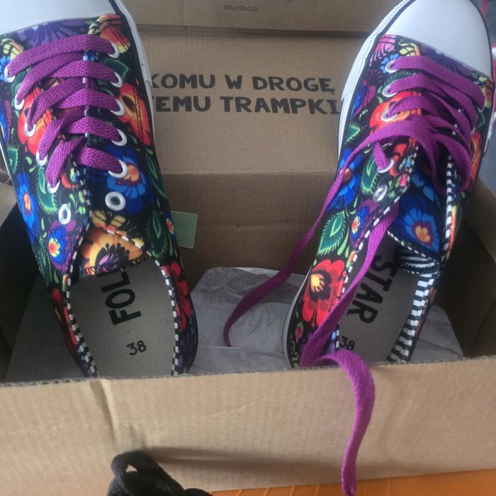 Nowe trampki lowickie.  Rozmiar 38. Wygodne i kolorowe. Idealne do nos