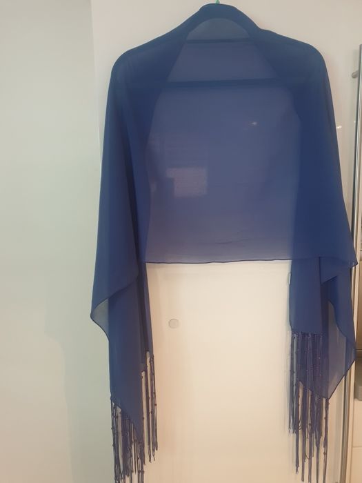 Elegancki szal z frędzlami