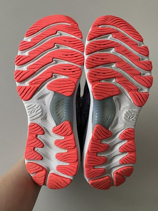 Asics бігові 39.5 р/25.5уст оригінал ідеал