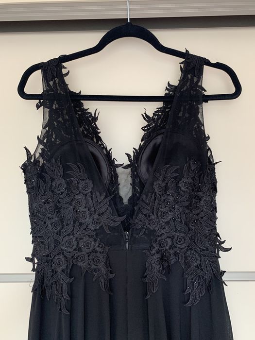 Czarna sukienka balowa