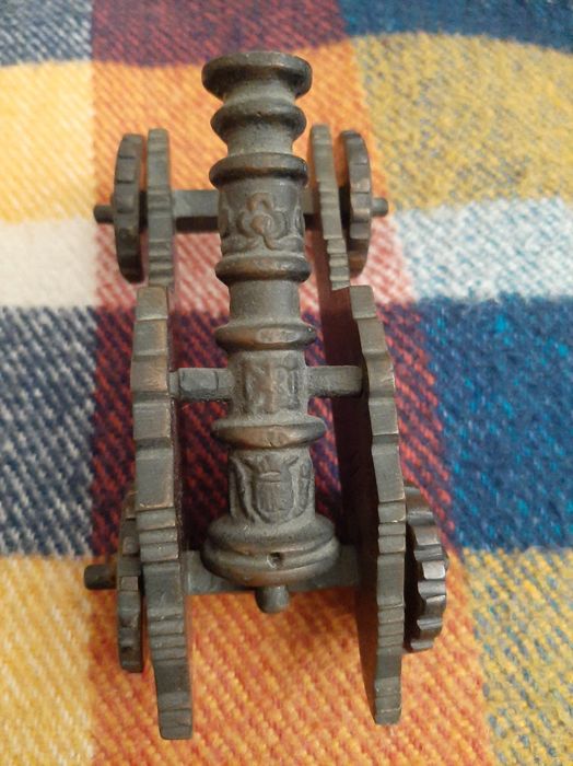Canhão Vintage, em ferro fundido