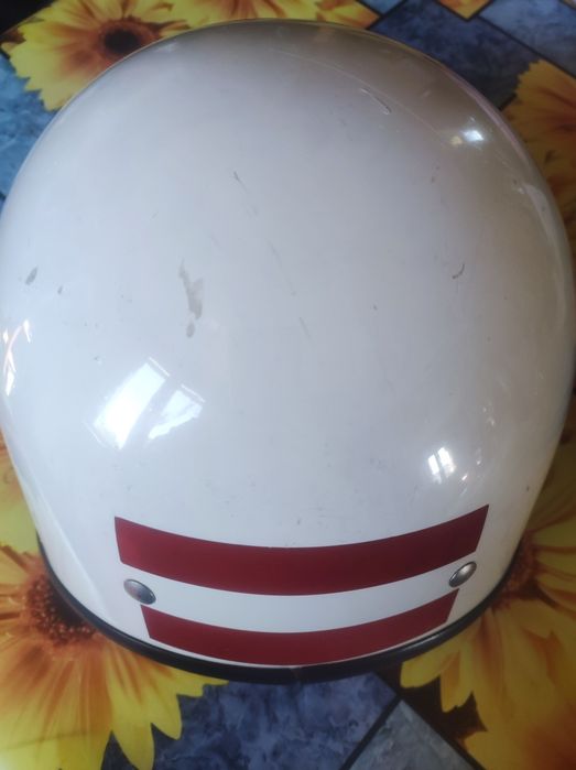 Capacete antigo em bom estado