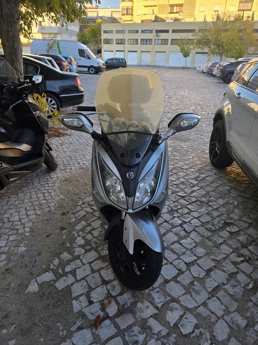 Scooter Sym gts 125i