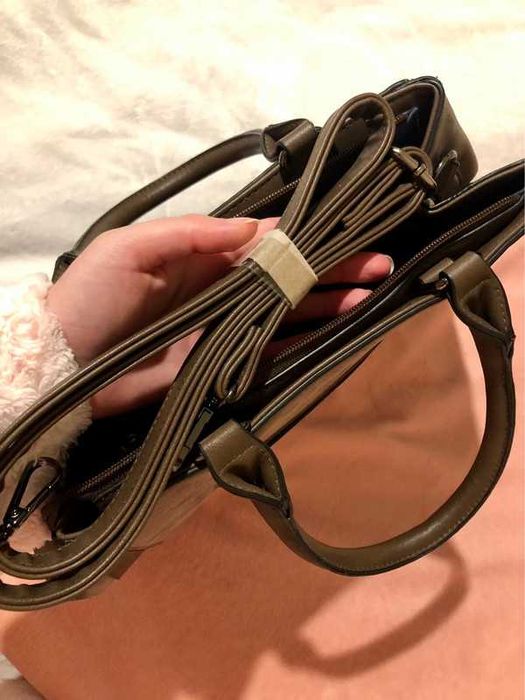 Mala Castanha com Detalhes em Prateado