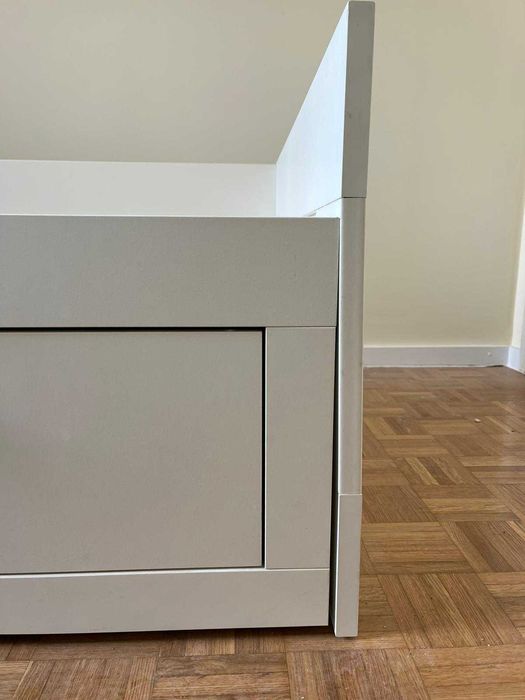 Cama individual/dupla: 2 gavetas, 2 colchões e estrado  Dim. 80x2000cm