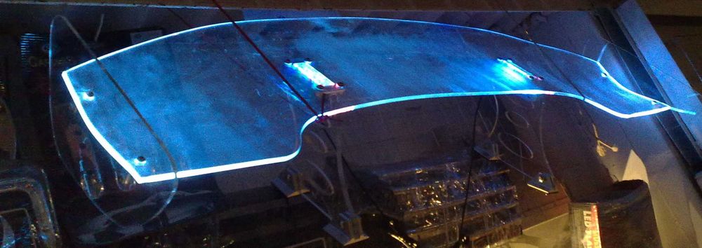 Спойлер антикрыло на багажник фирменный заводской пластик!!! козырек