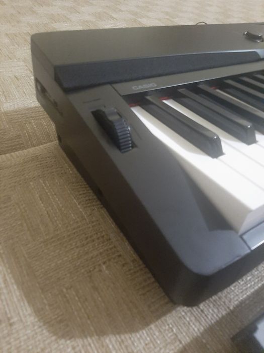 Цифрове піаніно Casio Privia PX330