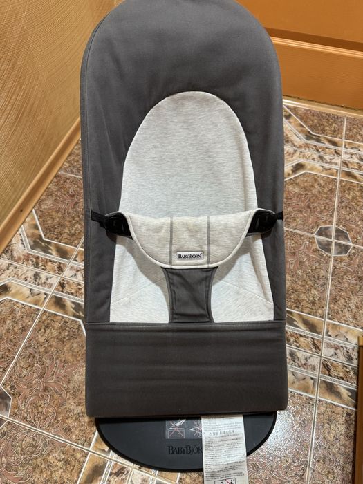 Шезлонг BabyBjorn