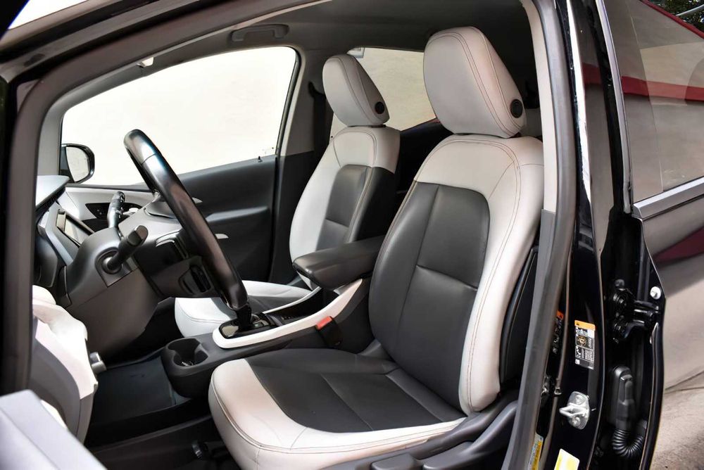 Chevrolet Bolt EV      2020