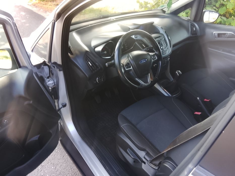 Sprzedam forda b-max