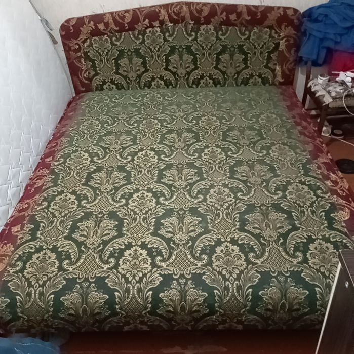 Продам кровать двухспальную