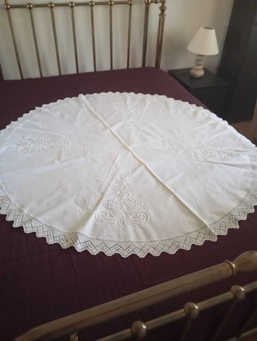 Toalha de renda de bilros bordada