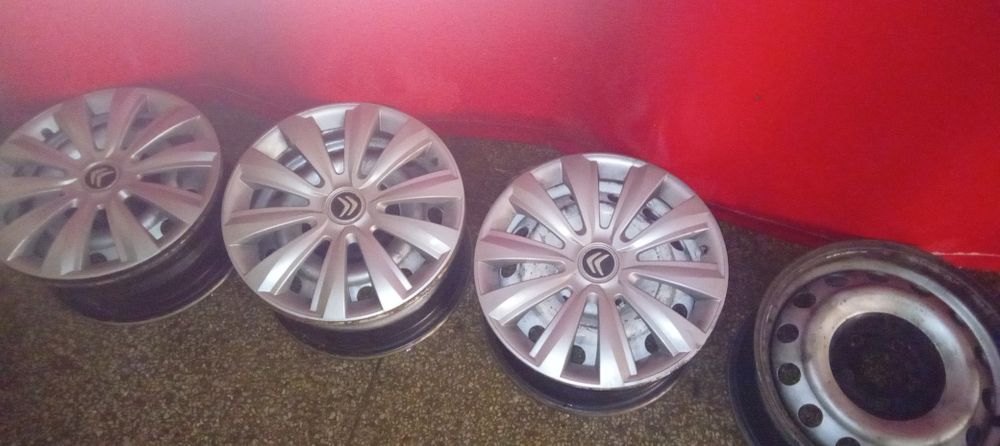 Стальные диски с колпаками на ситроен  джампер