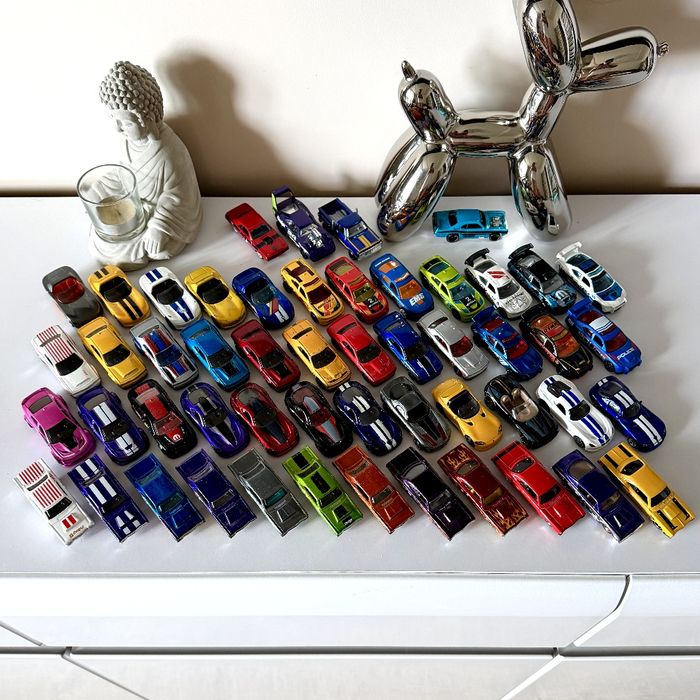 Hot Wheels DMC, Dodge, Camaro, Corvette,  Pontiac,  Volt, Mastretta