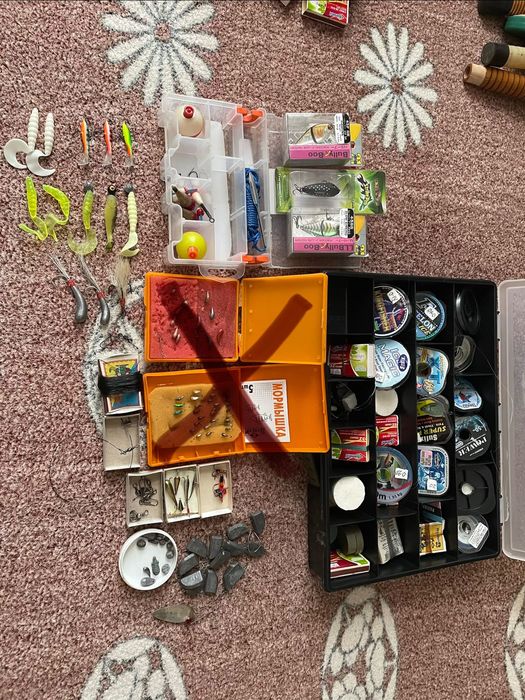 Рибальські снасті різні (вудки, приманки, блешні, мормишки …)