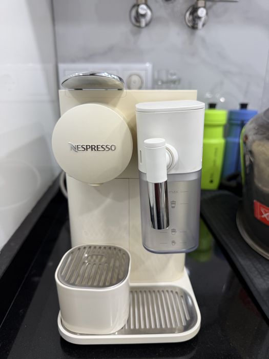 Nespresso Latissima One