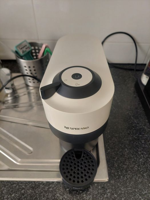 Máquina Nespresso Vertuo Pop