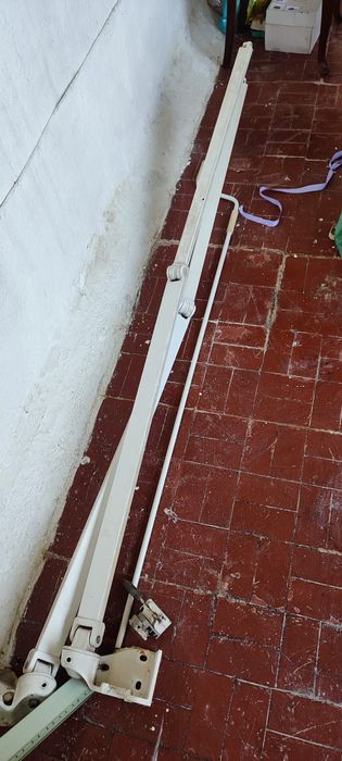 Vendo Toldo manual retrátil 2.50 largura e 4.55 comprimento