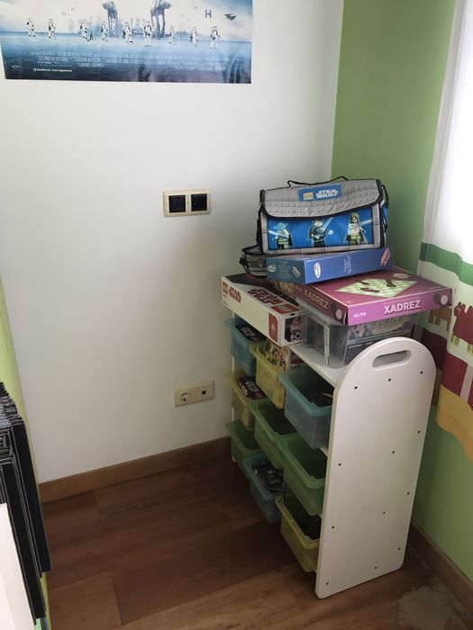 Organizador de brinquedos infantil com tres níveis