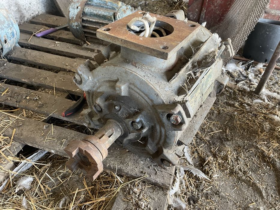 Продам електродвигун 10 квт 11 квт 30 квт