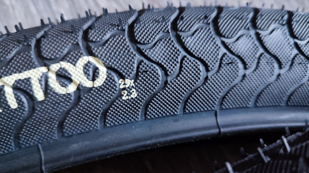 2 pneus novos Vittoria Tattoo II 29x2.3 (BMX / MTB)