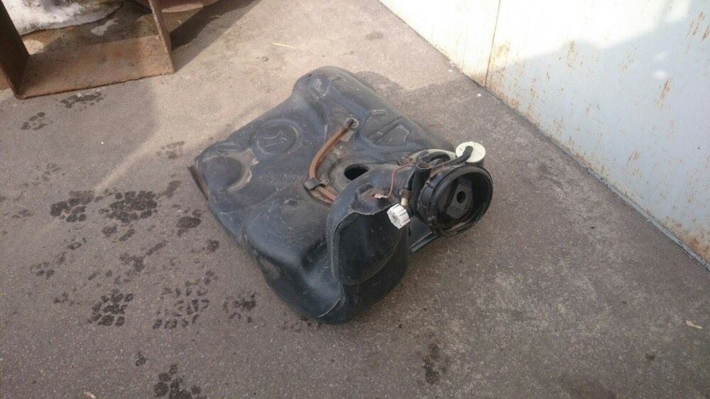 Продам топливный бак Фольксваген Гольф 2