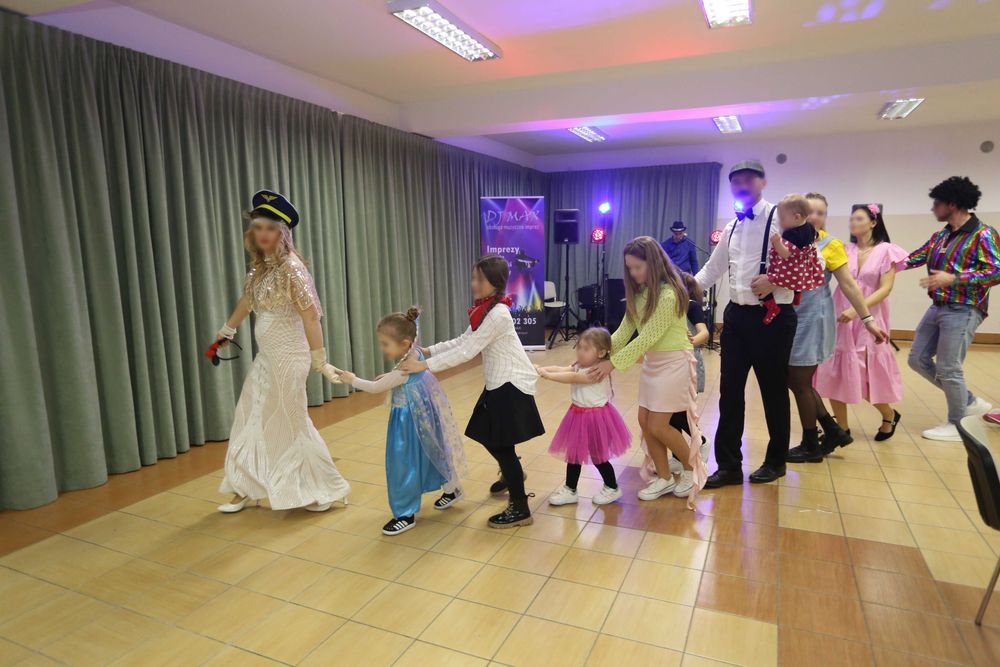 czapka jedzie pociąg DJ MAX muzyczny