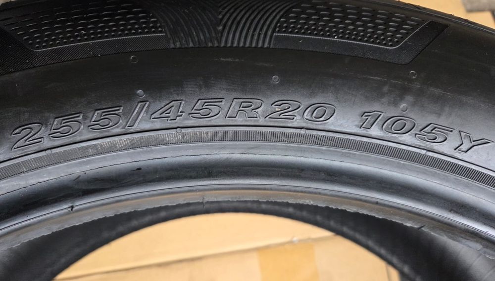 Opony letnie Nexen Nfera Sport Su2 255/45R20 105Y Jak nowe DOT0825
