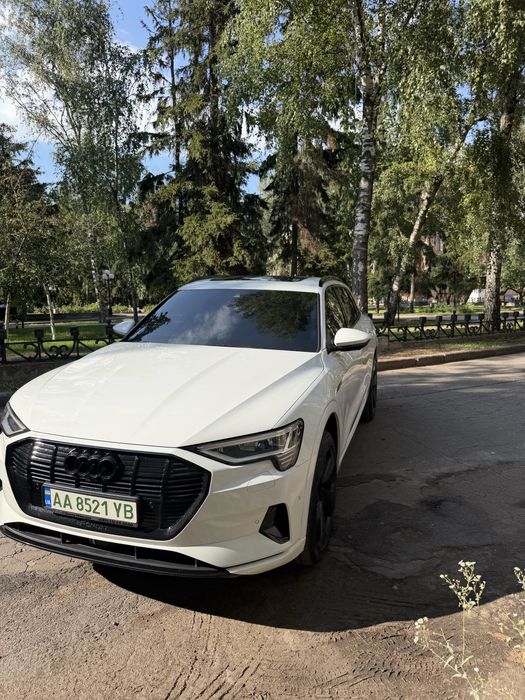Audi e-tron 2019 | 95 кВт·год | Quattro | 130 тис. км