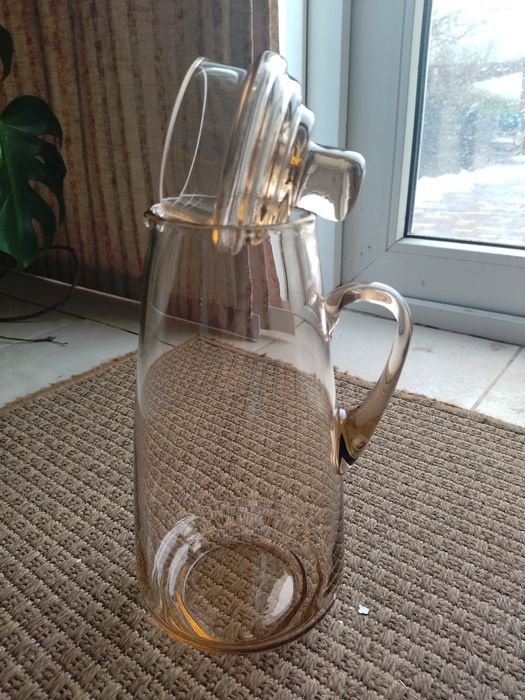 Кувшин стеклянный