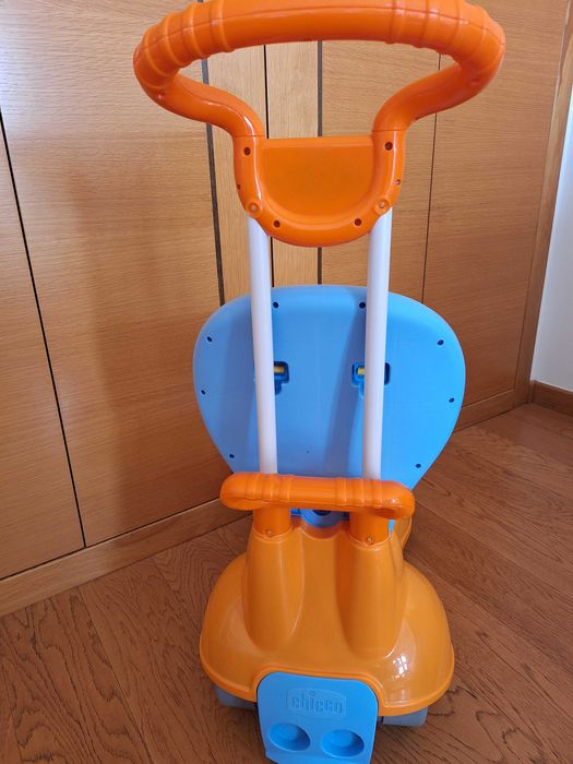 Carro cavalgável Chicco 4em1 - Como novo