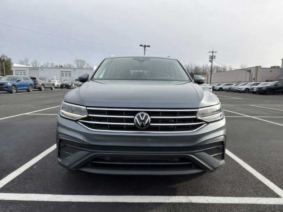 Volkswagen Tiguan      2023