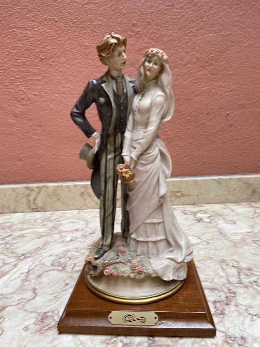 Casal de noivos em Marfinite – Presente encantador