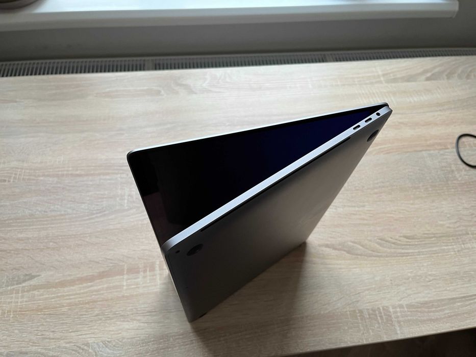 Apple MacBook Pro 16 2019p Intel® i9_1000gbSSD_32gb RAM_AMD Radeon Pro  _ ідеальний_376 циклів