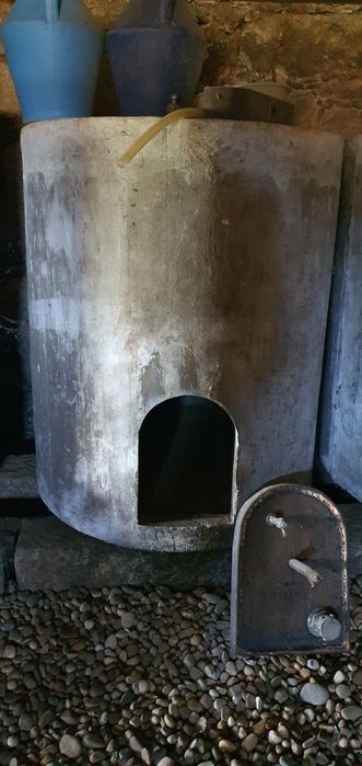 Cubas em cimento   5 cubas completas o valor é das 5 cubas