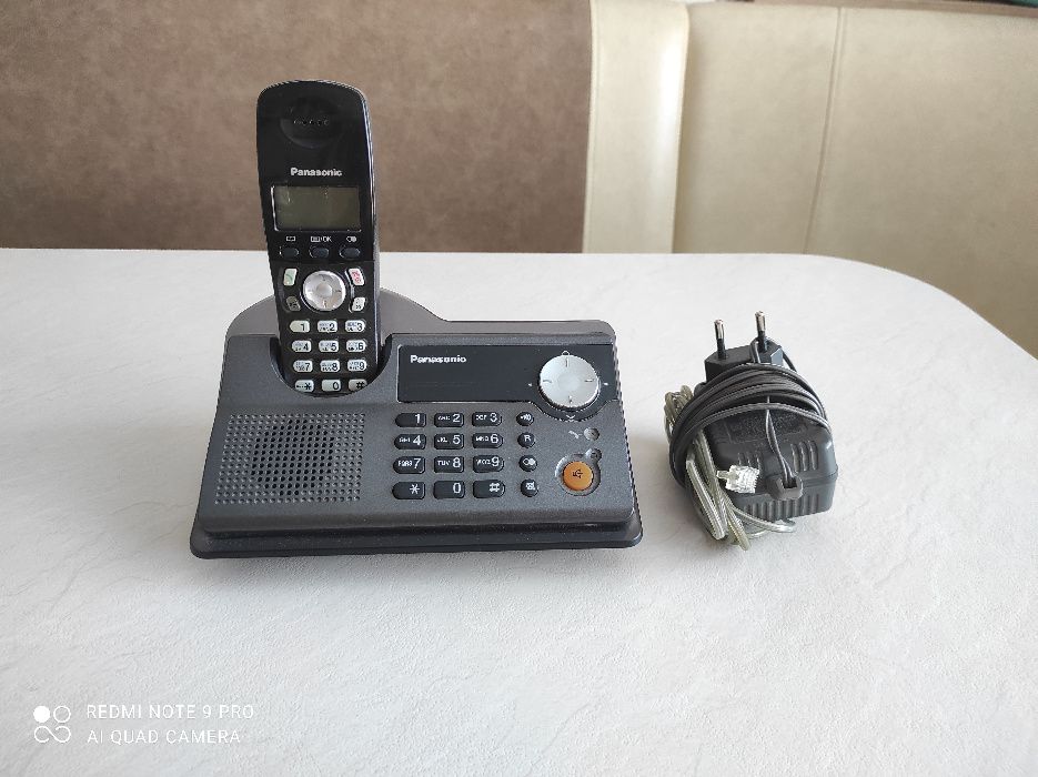 Panasonic KX-TCD236UA цифровой радиотелефон.