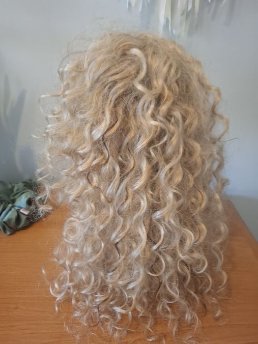 Ręcznie tkany toper. Włosy proteinowe.