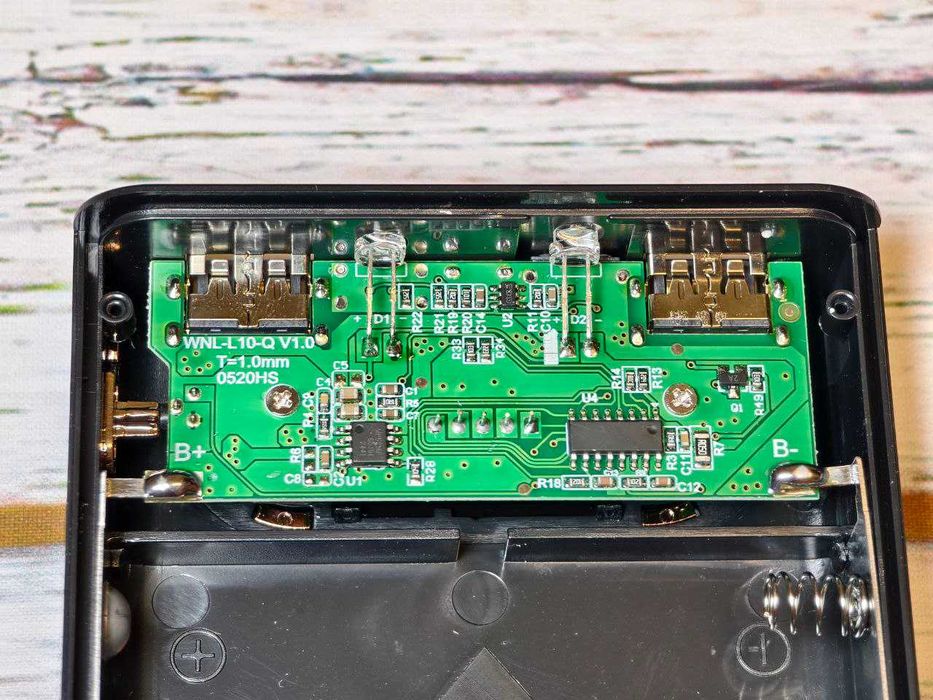 Корпус повербанка 21700 без швидкої зарядки Li-ion на 6 АКБ