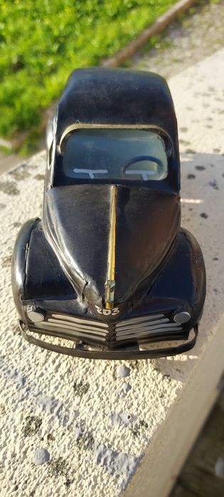 Viatura preta em lata para colecionadores