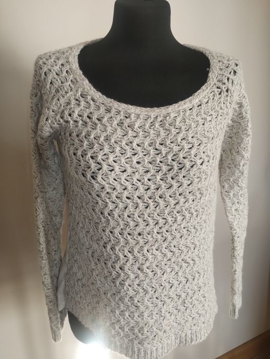 Sweter Stradivarius S super stan