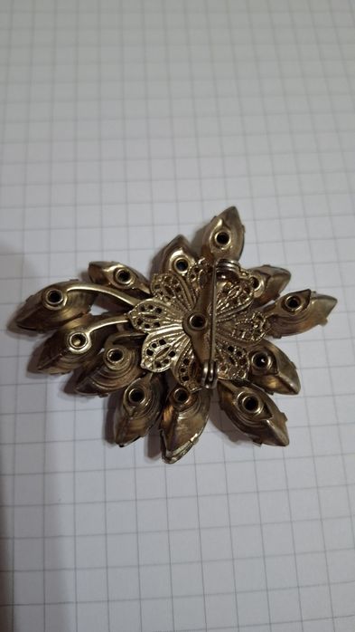 Брошь,женская ,Чехословакия
