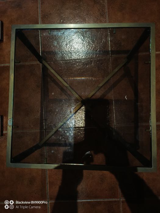 Mesinha de centro pequenina mas maravilhosa para pequenos espaços