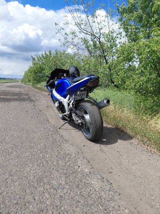 Сузуки джиксер 600
