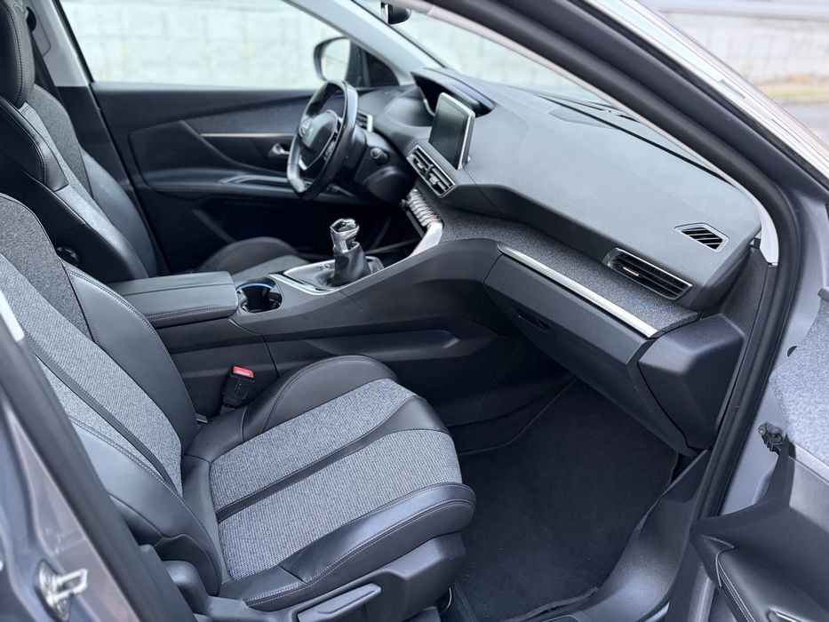 Peugeot 3008 1.2 130cv Allure