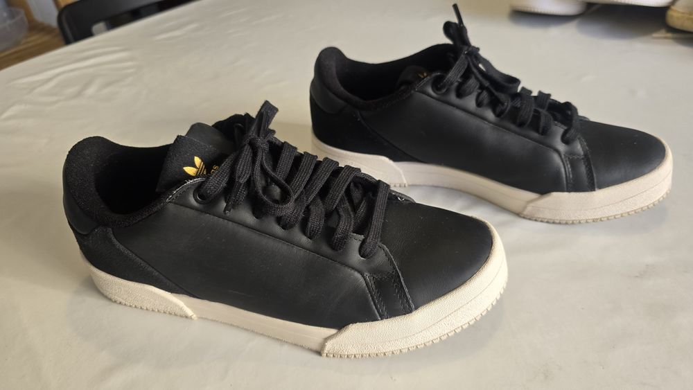 Ténis adidas court tourino pretos 41 usados 2 vezes sapatilhas novos