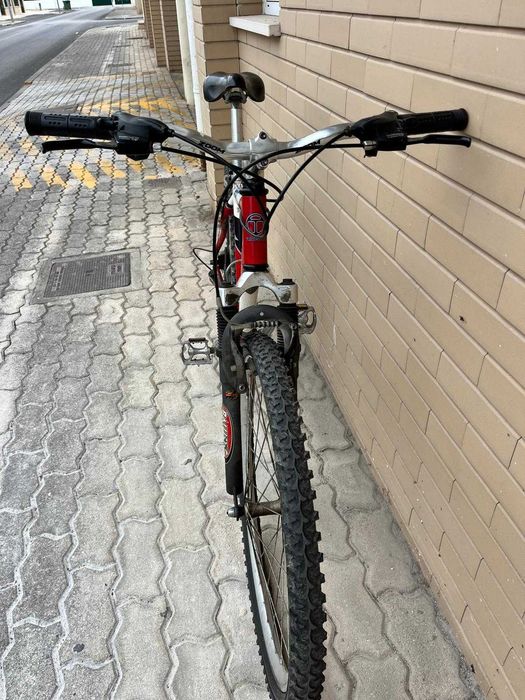 Bicicleta de Montanha (BTT) Togano Jaguar – Totalmente Funcional!